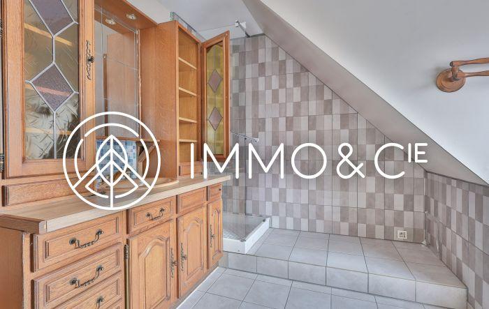 Maison - 245 m² - 8 pièces