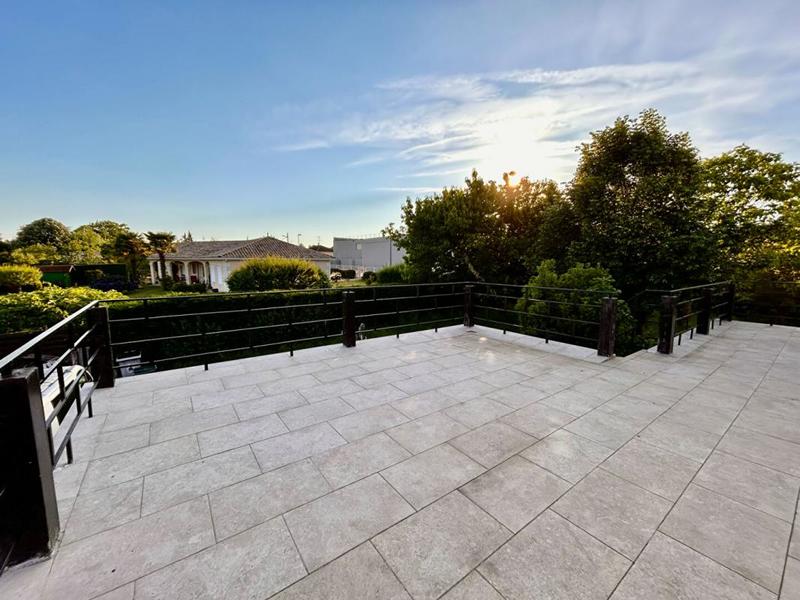 Maison - 192 m² - 8 pièces