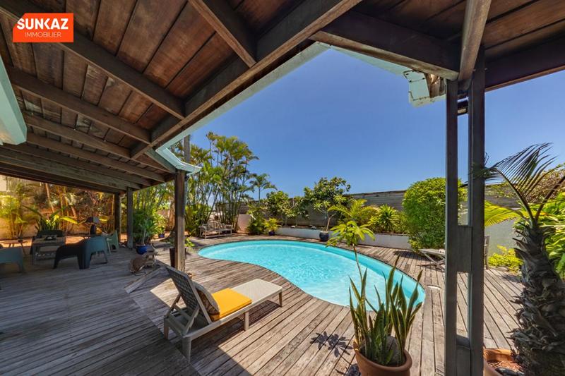 Villa - 240 m² - 6 pièces