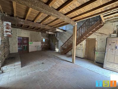 Maison - 121 m² - 2 pièces