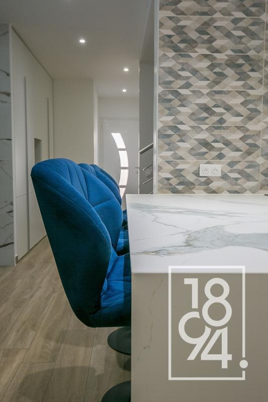 Maison - 280 m² - 7 pièces