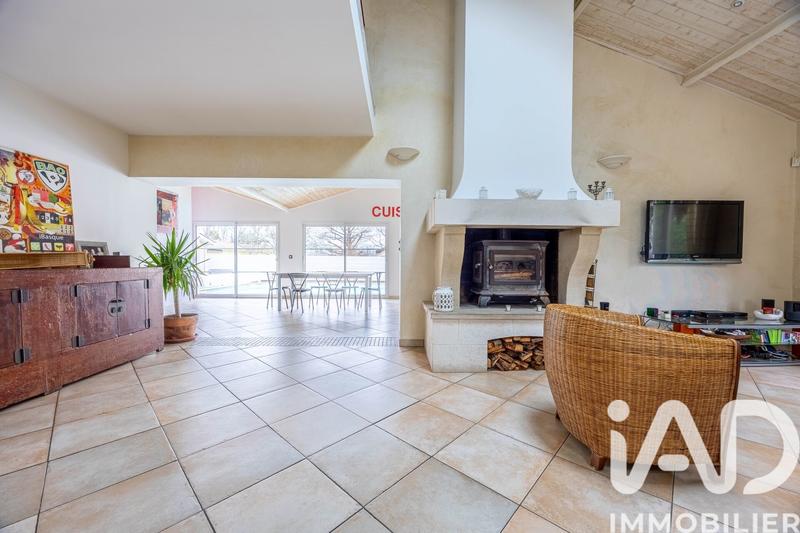 Maison - 250 m² - 7 pièces