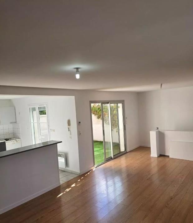 Maison - 102 m² - 4 pièces