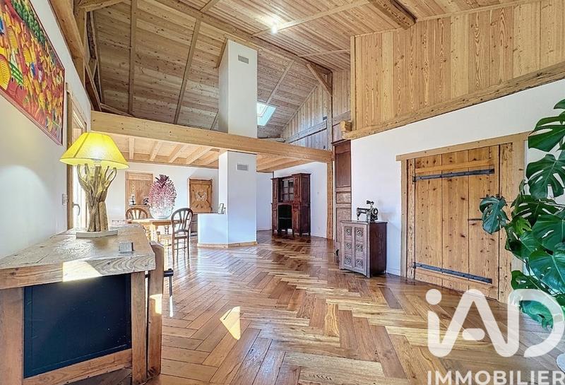 Maison - 221 m² - 7 pièces