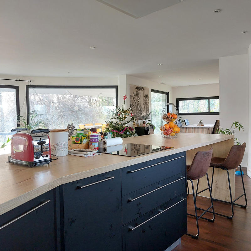 Maison - 216 m² - 7 pièces