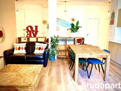 Chambre - 11 m² - 1 pièce