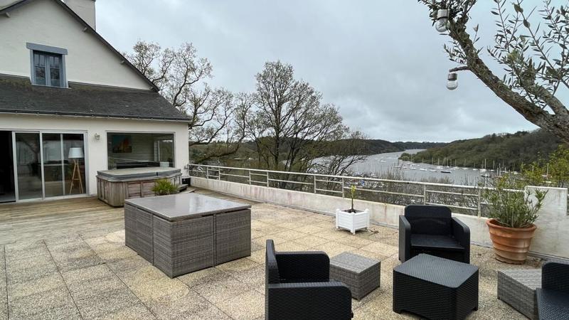 Maison - 294 m² - 9 pièces