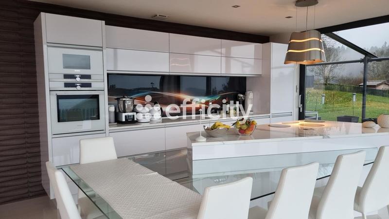 Villa - 207 m² - 7 pièces