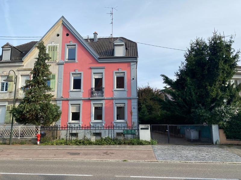 Immeuble - 140 m² - 9 pièces