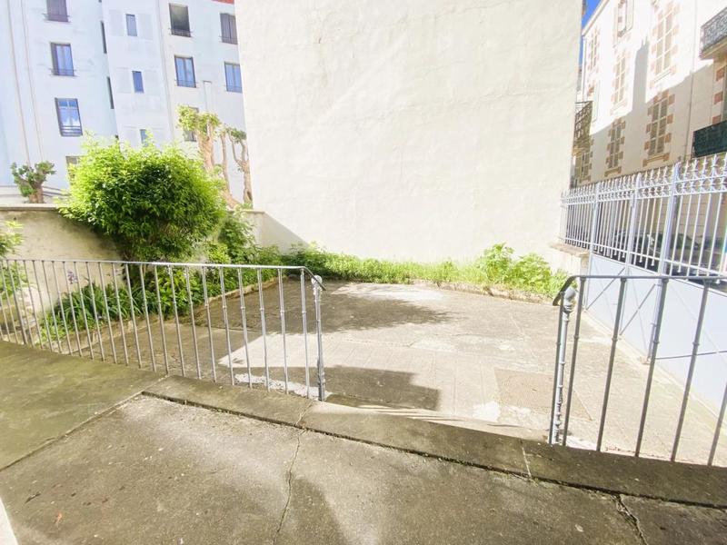 Maison - 215 m² - 11 pièces