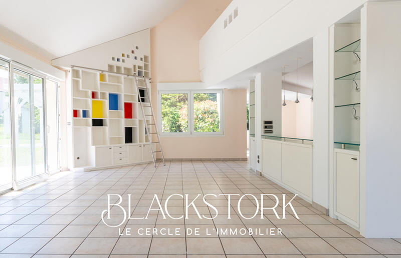 Maison - 320 m² - 10 pièces