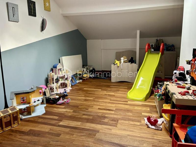 Maison - 166 m² - 6 pièces