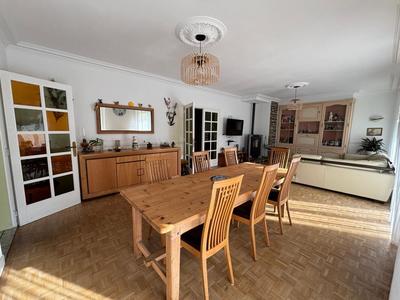 Maison - 196 m² - 6 pièces