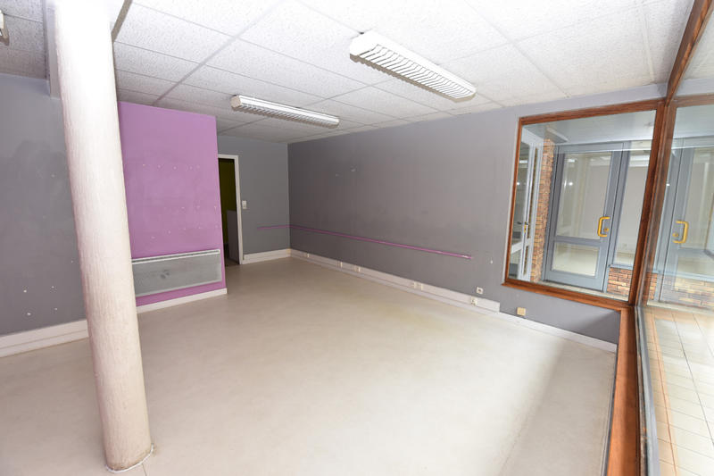 Local commercial - 105 m² - 4 pièces