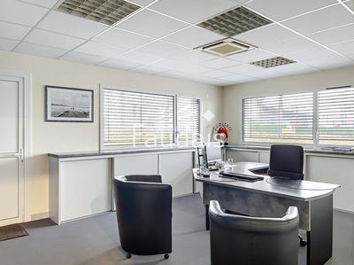 Bureau - 570 m²