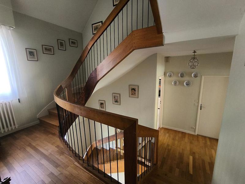 Maison - 182 m² - 8 pièces