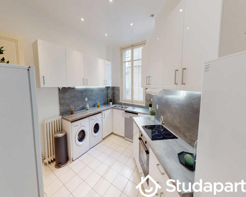 Chambre - 200 m² - 1 pièce