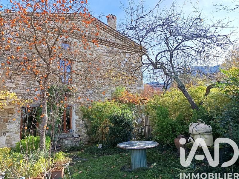 Maison de village - 250 m² - 8 pièces