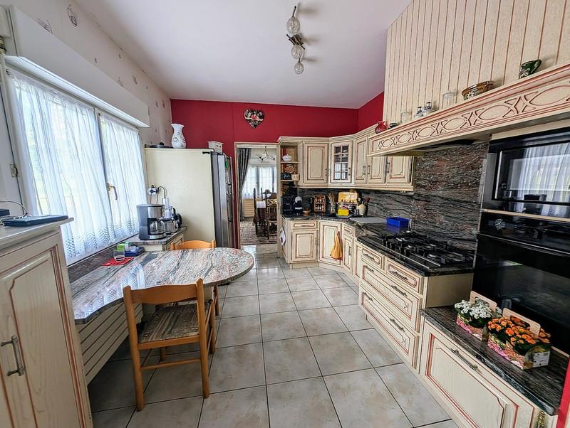 Propriété - 238 m² - 8 pièces