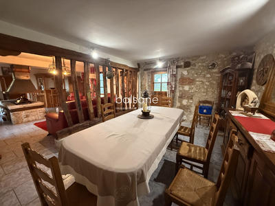 Maison - 226 m² - 8 pièces