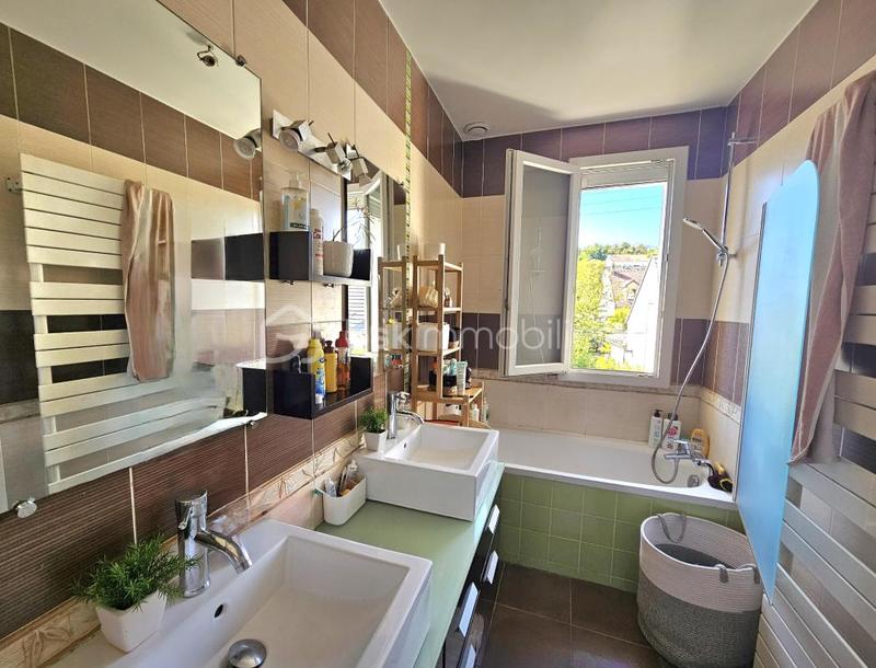 Maison - 95 m² - 6 pièces