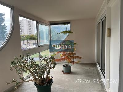 Appartement - 95 m² - 5 pièces