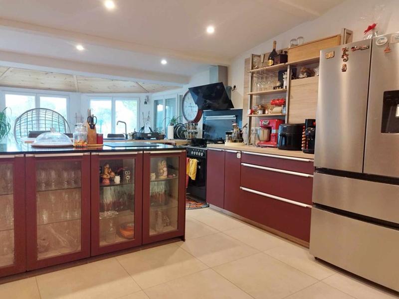 Maison - 303 m² - 9 pièces