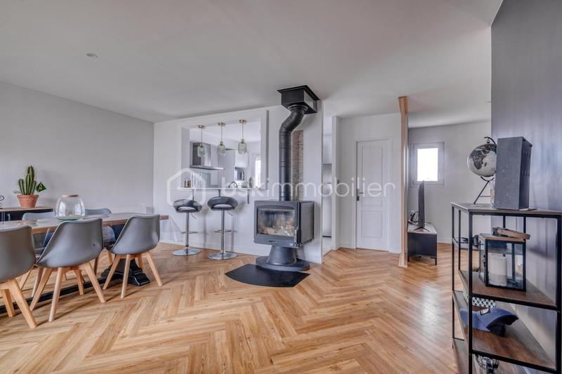 Maison - 94 m² - 5 pièces