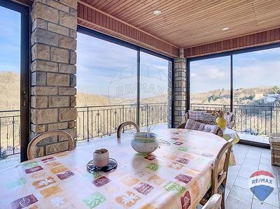 Maison - 222 m² - 9 pièces