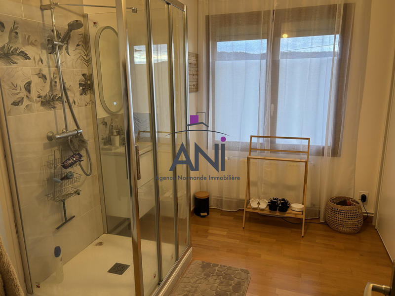 Maison - 204 m² - 7 pièces