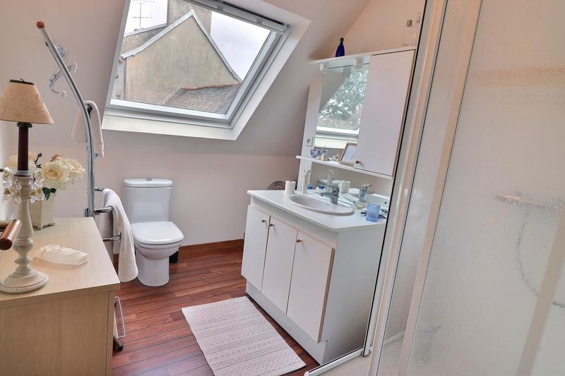 Maison - 260 m² - 7 pièces