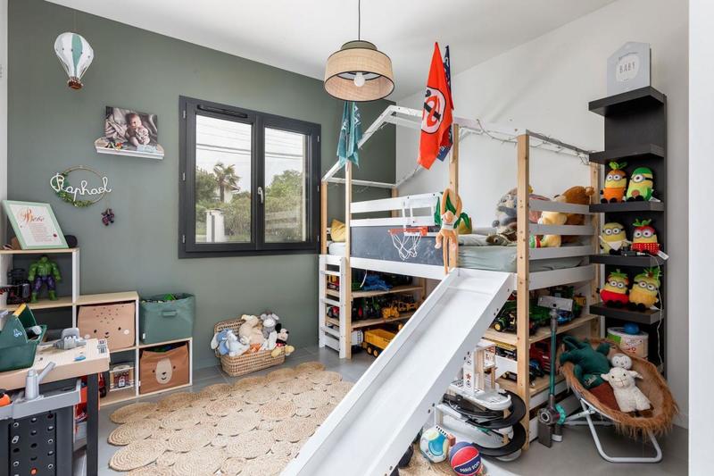 Propriété - 230 m² - 7 pièces