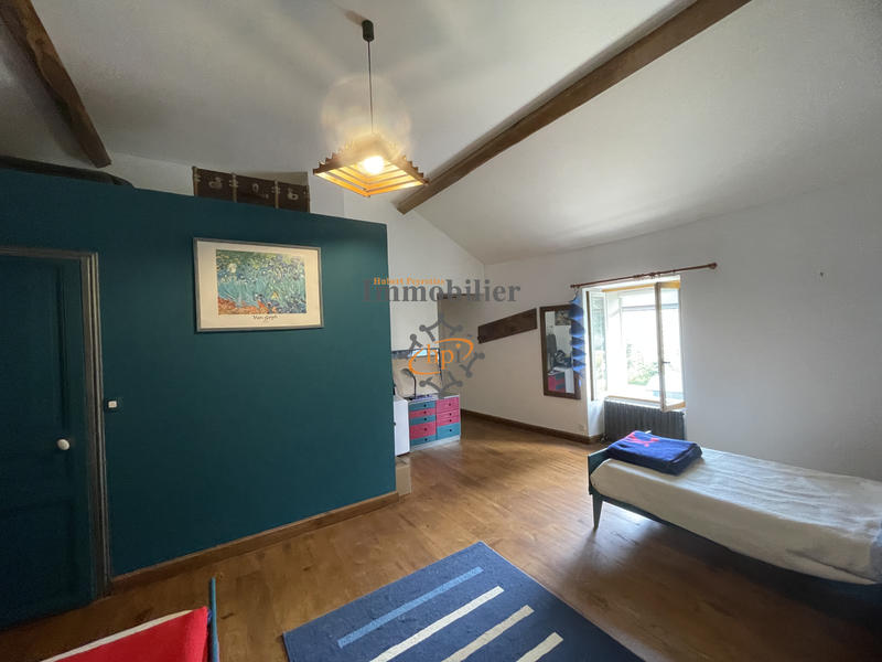 Maison - 233 m² - 8 pièces