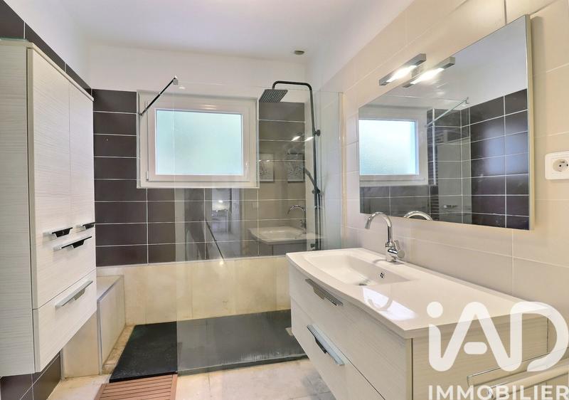 Maison - 148 m² - 7 pièces