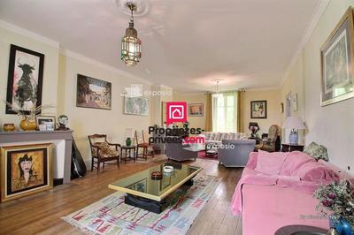 Maison - 230 m² - 6 pièces