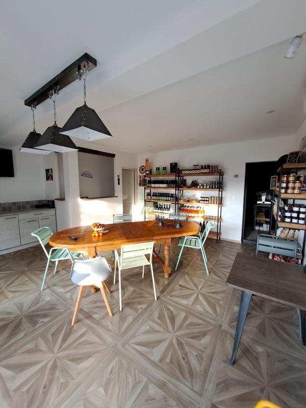 Maison traditionnelle - 266 m² - 11 pièces