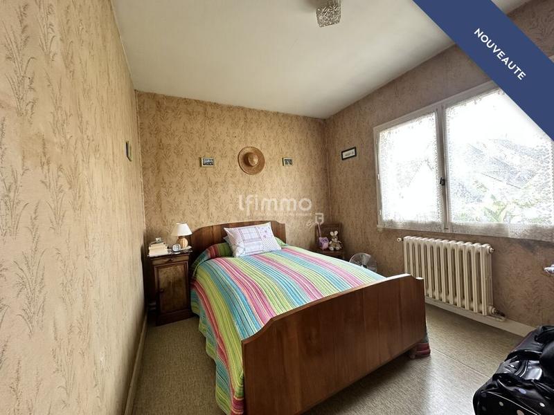 Maison - 205 m² - 11 pièces