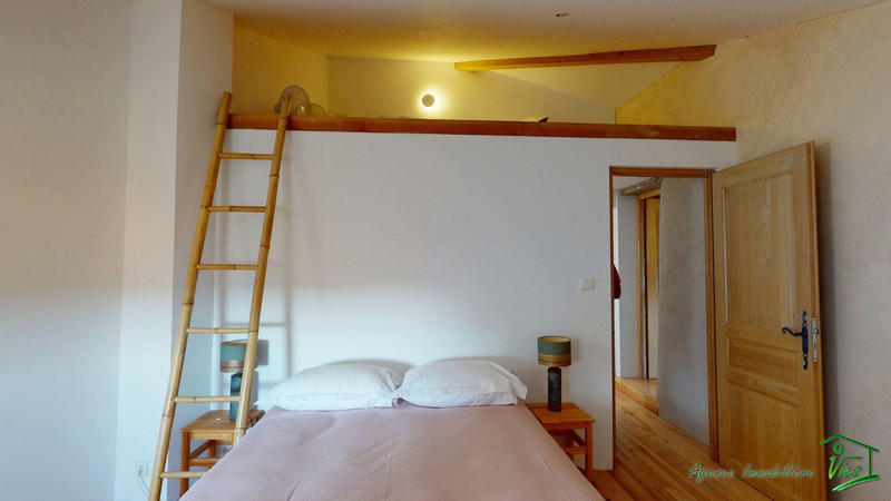 Maison - 202 m² - 6 pièces