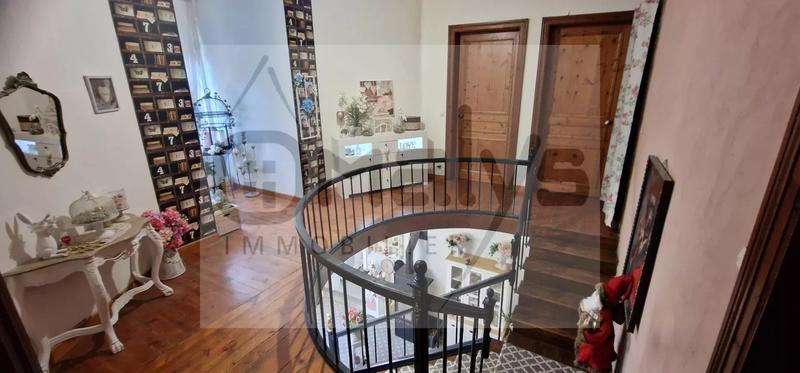 Propriété - 175 m² - 7 pièces