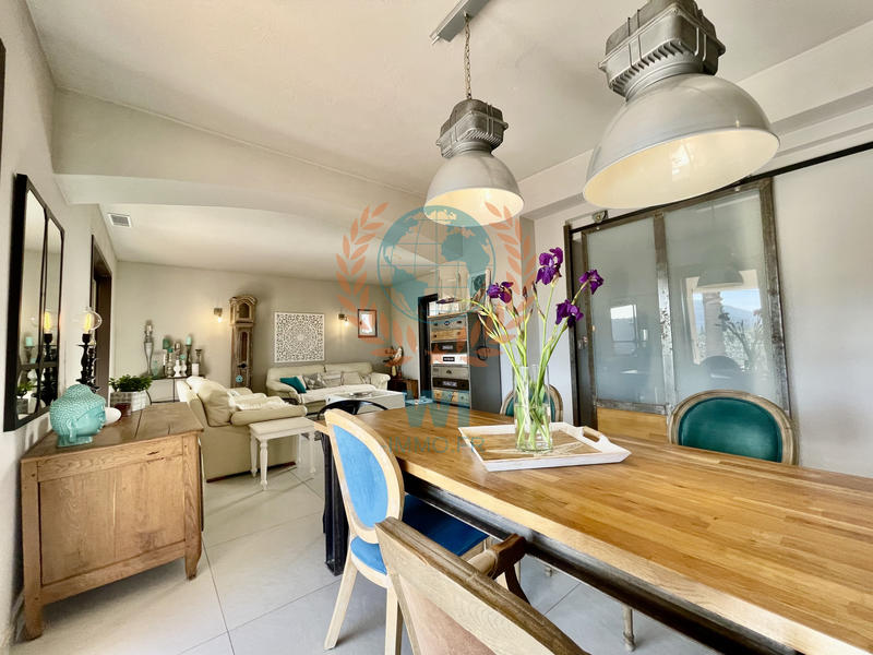 Maison - 170 m² - 8 pièces