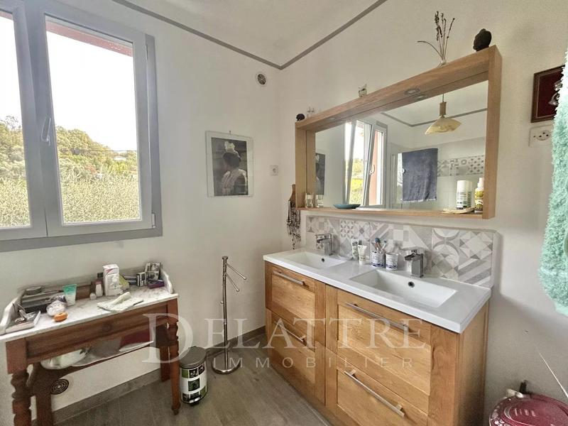 Villa - 235 m² - 10 pièces