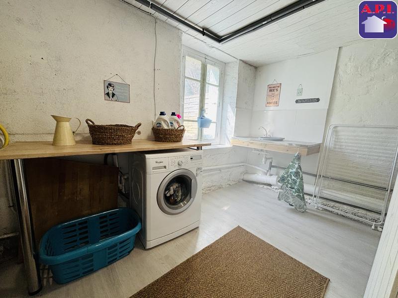 Maison - 186 m² - 8 pièces