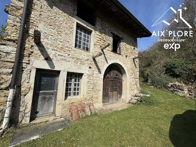 Maison traditionnelle - 130 m² - 8 pièces