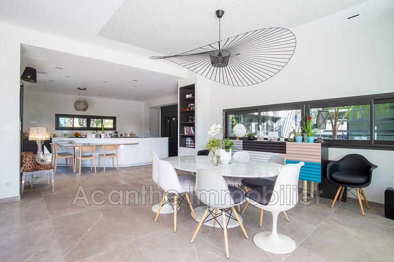 Villa - 400 m² - 7 pièces