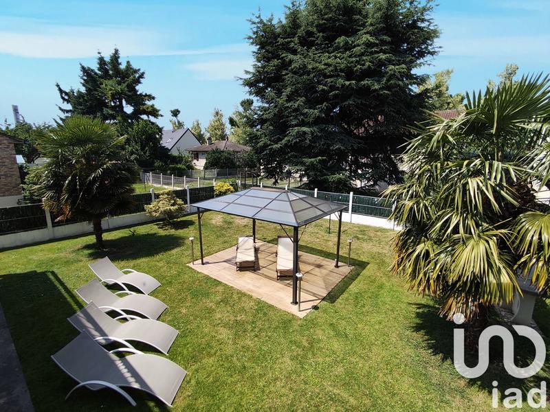 Maison - 165 m² - 8 pièces