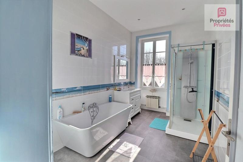 Propriété - 265 m² - 8 pièces