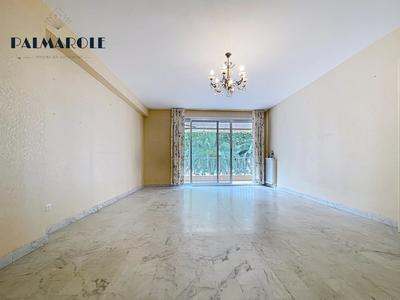 Appartement - 93 m² - 4 pièces