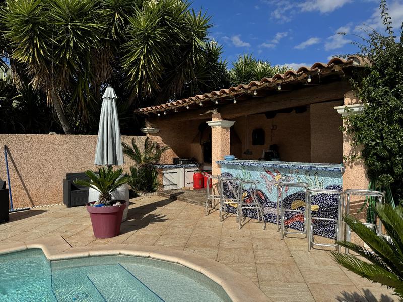 Maison - 235 m² - 4 pièces