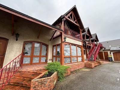 Local commercial - 242 m²