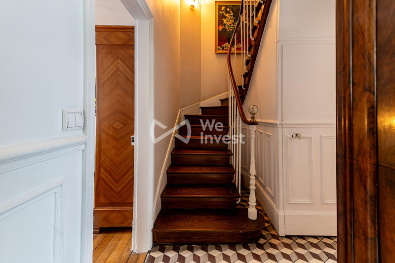 Maison - 195 m² - 9 pièces